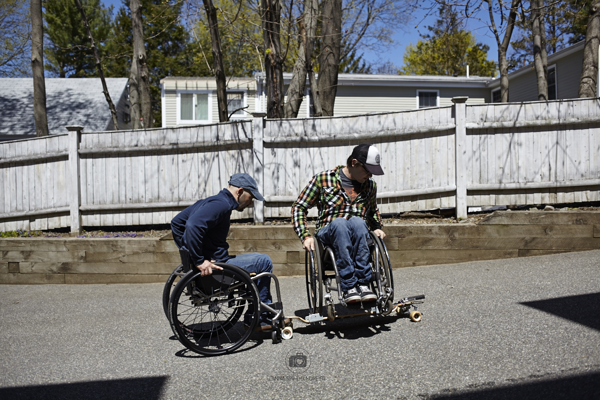 Erik und ich beim Wheelchairboarding - Foto: Anna Spindelndreier