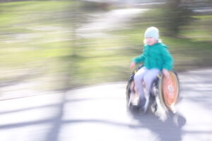 Bringet den Kinderlein passende Rollstühle