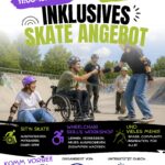 Veranstaltungsplakat für das inklusive Skate-Angebot am 4. Oktober 2026 im Skatepark Lüchow. Oben stehen Datum 04.10.2026 und Uhrzeit 11 bis 15 Uhr. In der Mitte ist ein Foto aus einem Skatepark zu sehen: Mehrere junge Menschen skaten gemeinsam, darunter ein Rollstuhlfahrer, der einer Skateboarderin die Faust gibt. Darunter stehen Infos zu SIT’N’SKATE, einem Wheelchair-Skills-Workshop sowie zu Spaß, Community und gemeinsamem Ausprobieren. Unten sind die Logos der organisierenden und unterstützenden Organisationen abgebildet.
